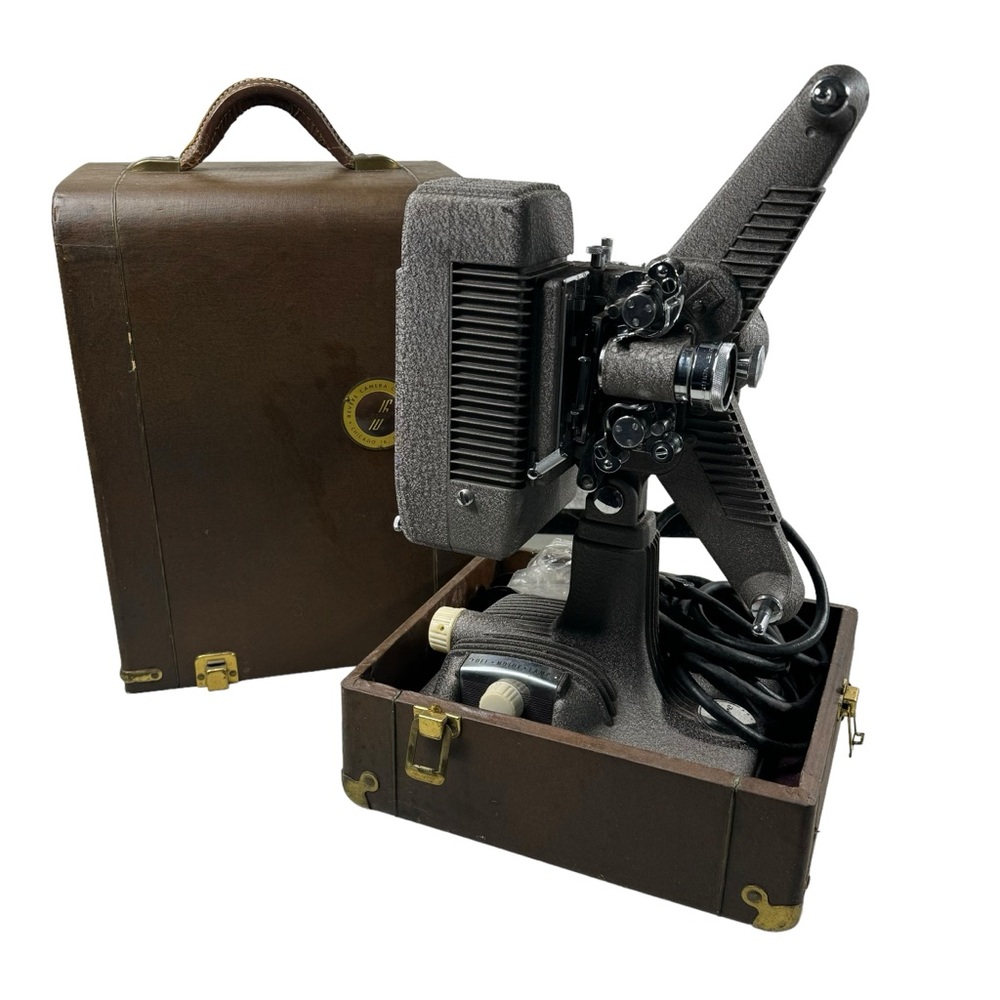 Revere Model 48 16mm Film Projector w/Original Hard Case & Cord
